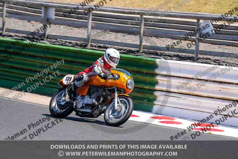 Vintage motorcycle club;eventdigitalimages;mallory park;mallory park trackday photographs;no limits trackdays;peter wileman photography;trackday digital images;trackday photos;vmcc festival 1000 bikes photographs